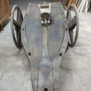 Carreta antigua de madera